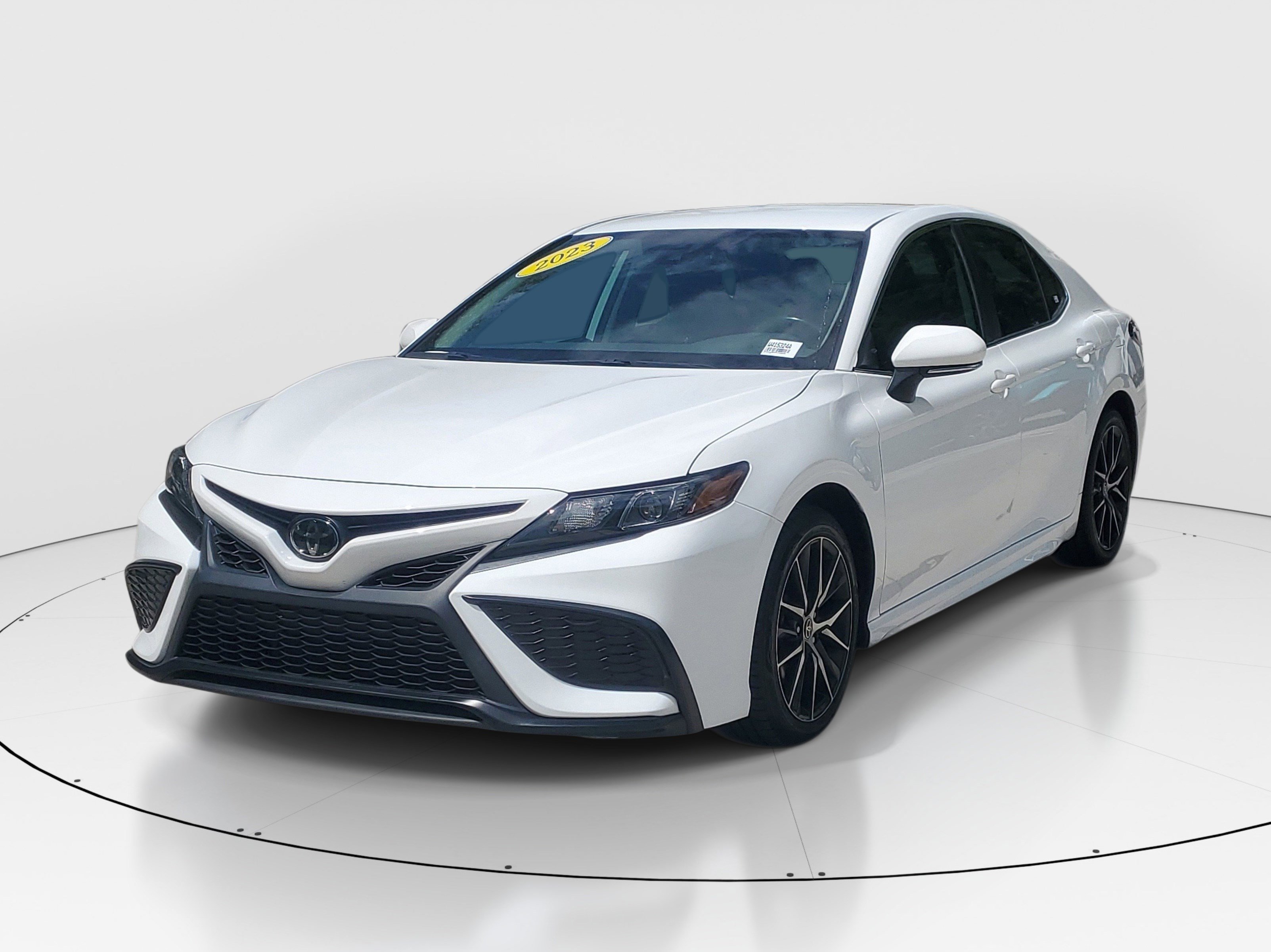 Used 2023 Ice Toyota SE image 7