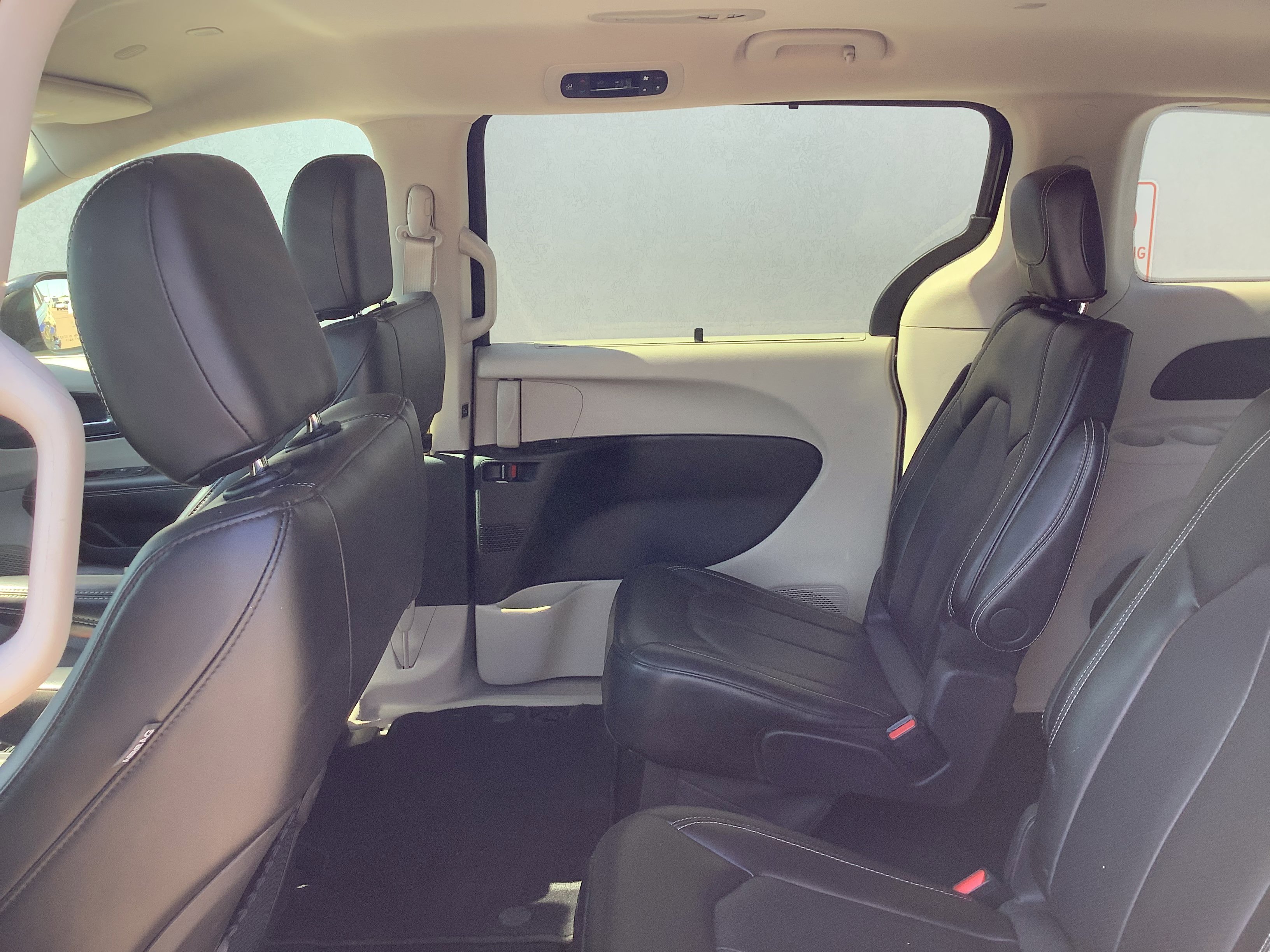 Used 2024 Black Chrysler Touring L image 12
