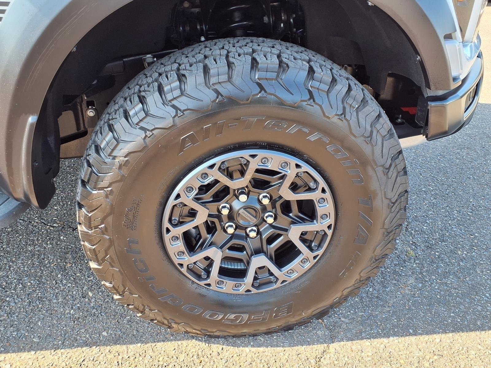 Used 2025 Space White Metallic Ford Raptor image 14