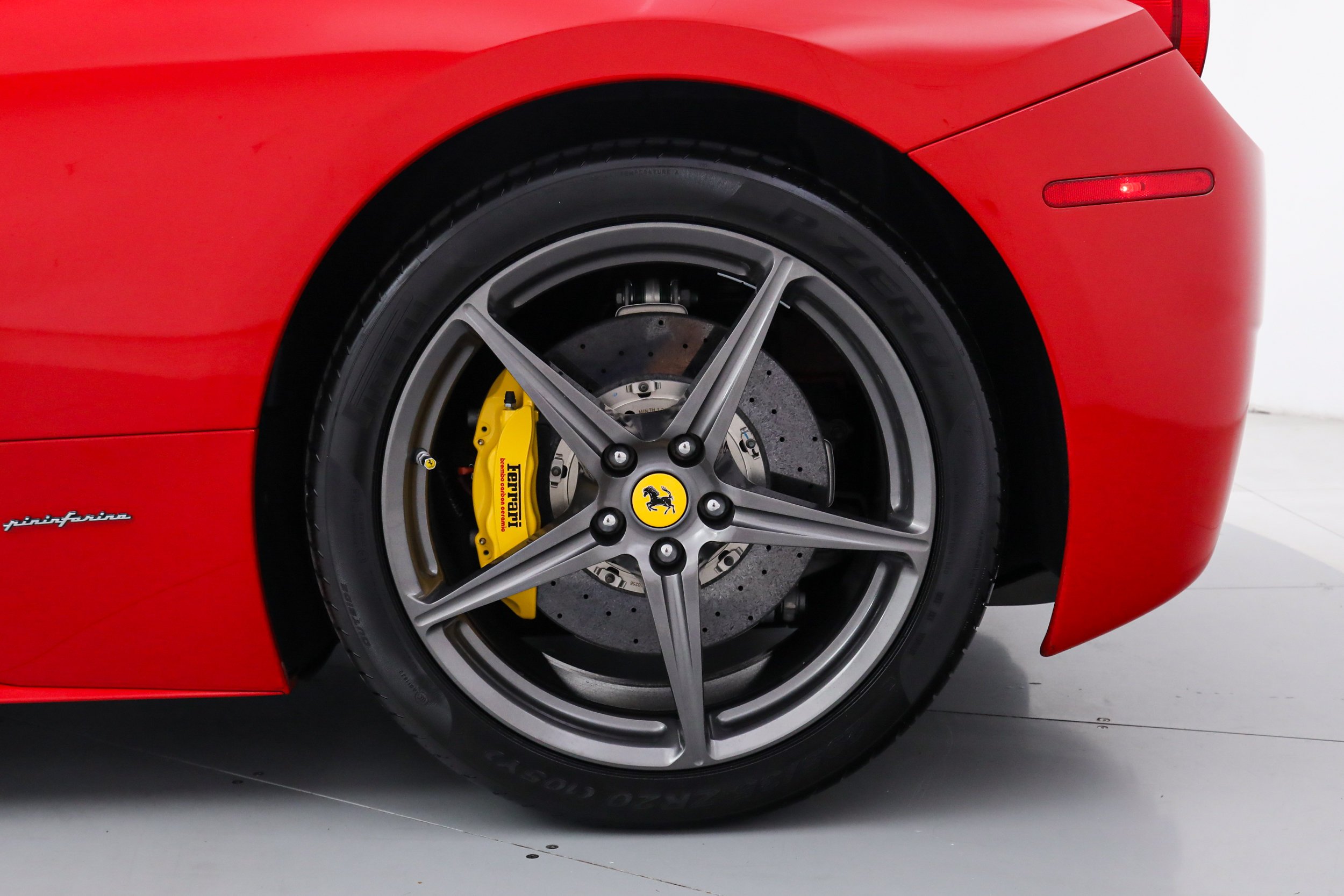 Used 2015 Red Ferrari  image 37