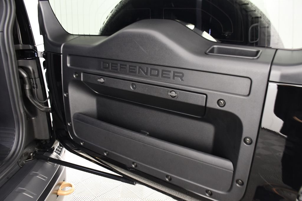 Used 2025 Charente Grey Metallic Land Rover OCTA image 25