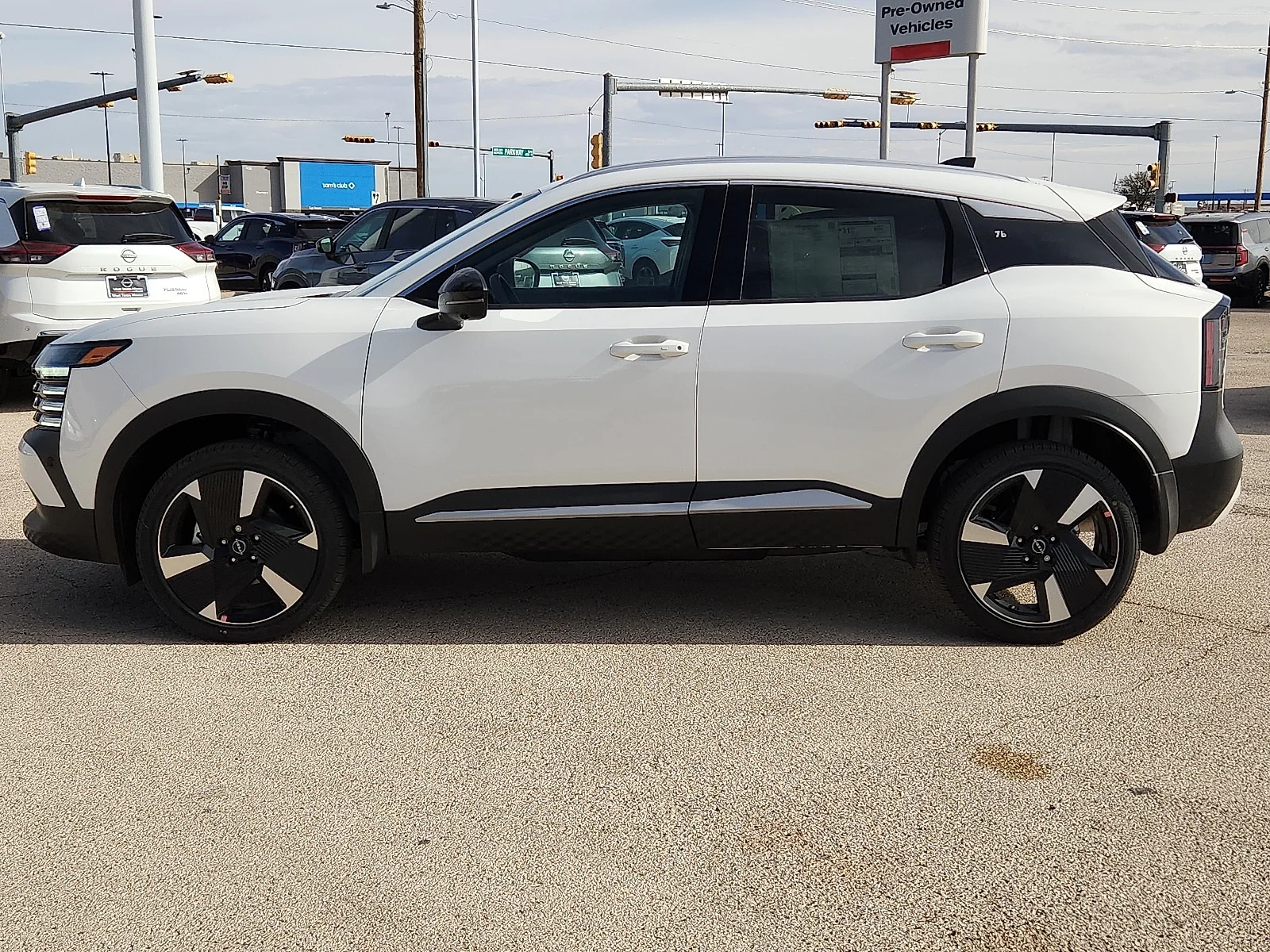 New 2026 QAC Aspen Whit Nissan SR Front-Wheel Drive image 2