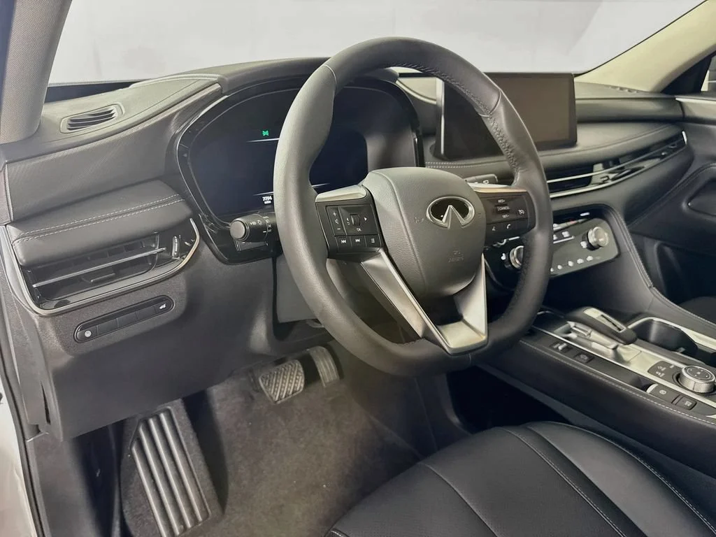 Certified Used 2027 White INFINITI PURE image 12