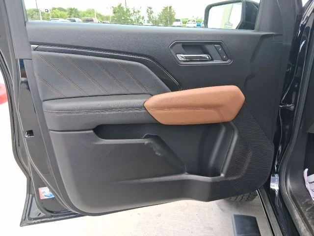 Used 2025 Black GMC AT4 image 13