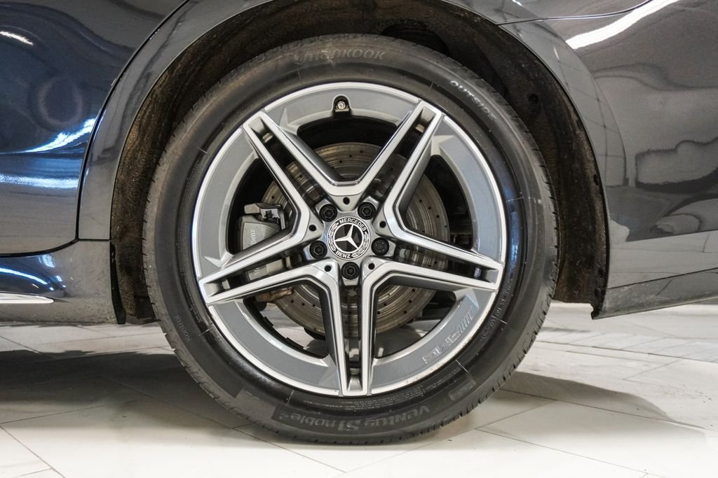 Used 2022 Gray Mercedes-Benz S 500 image 37