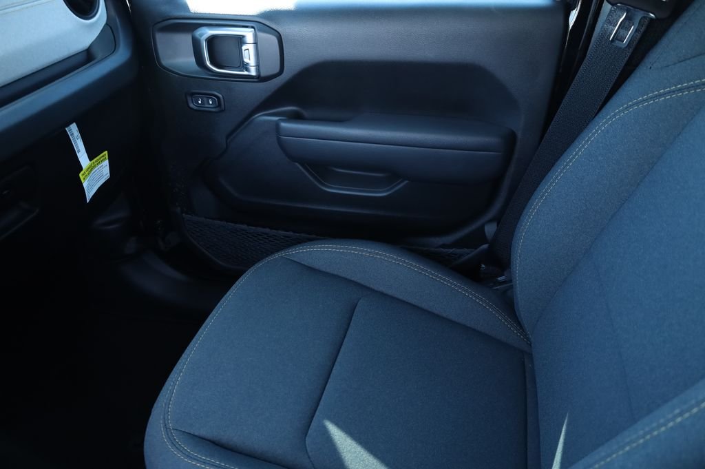 2025 Jeep Gladiator Willys - Photo 12