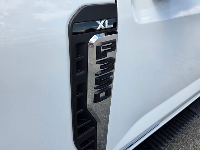 New 2026 Oxford White Ford XL image 11
