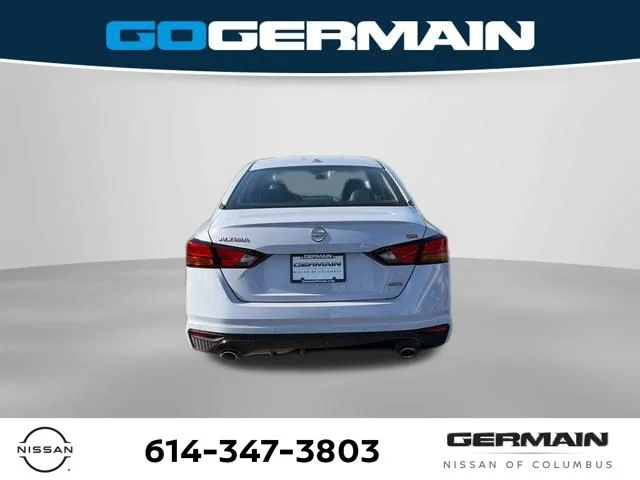 2025 Nissan Altima SR - Photo 9