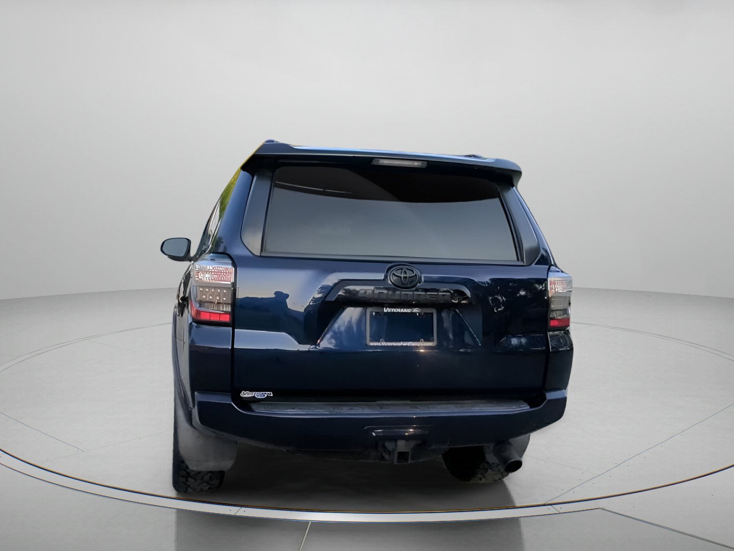 Used 2020 Nautical Blue Metallic Toyota Venture image 23