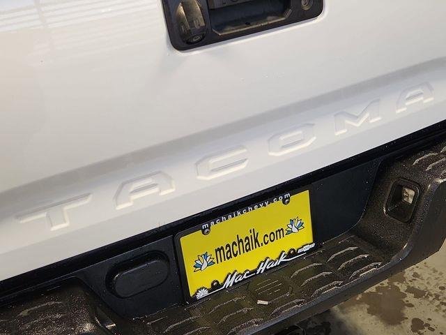 Used 2017 White Toyota SR image 28