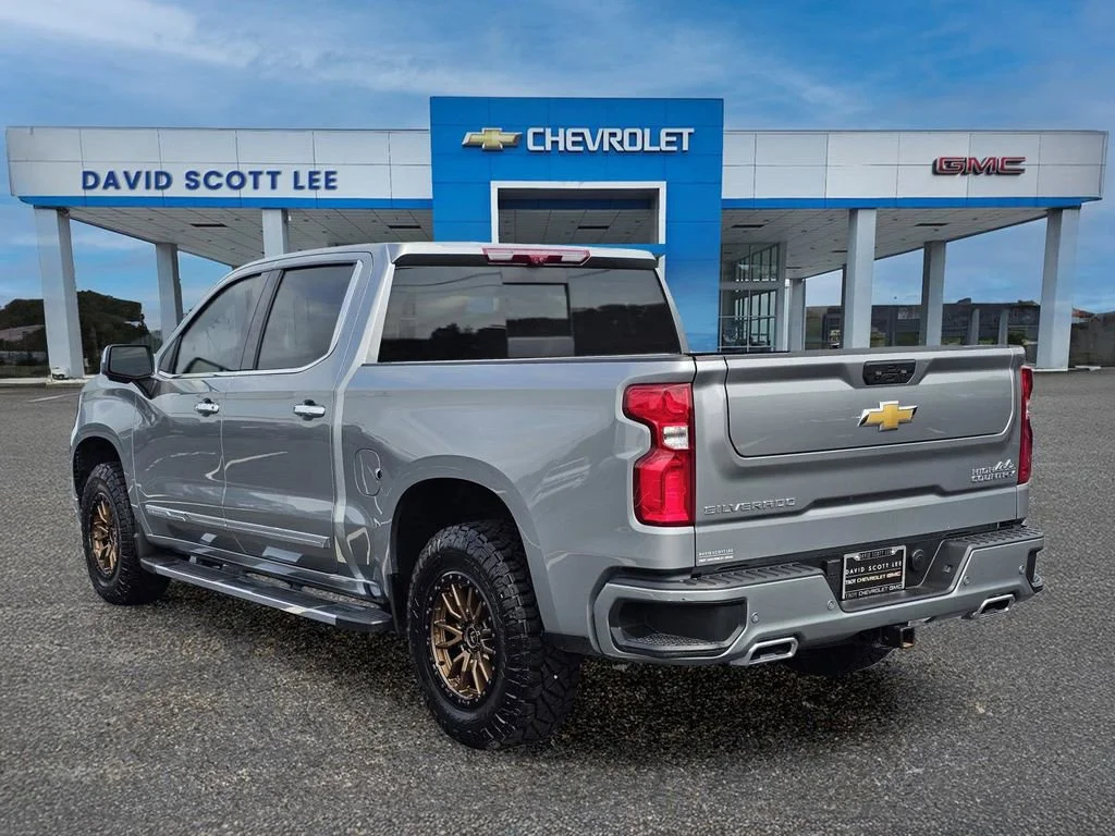 Used 2025 Sterling Gray Metallic Chevrolet High Country image 13