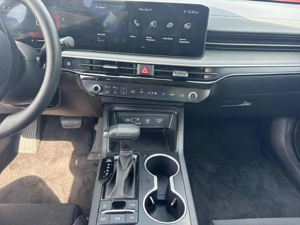 Used 2026 White Kia LXS image 29