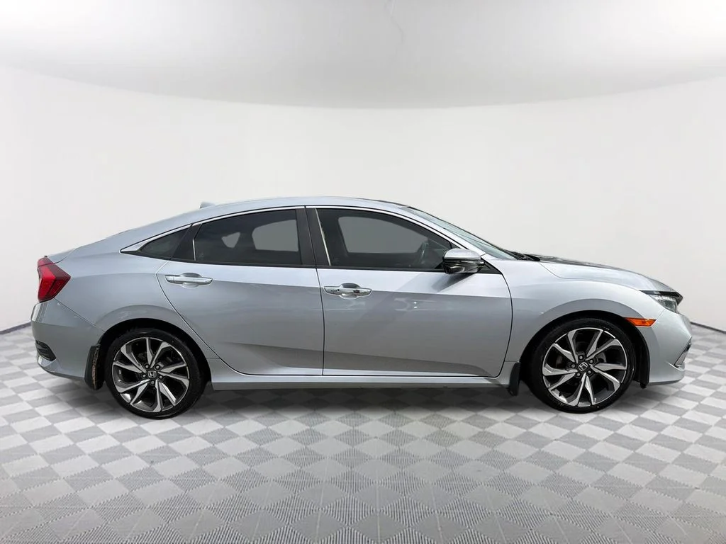 Used 2020 Silver Honda Touring image 4