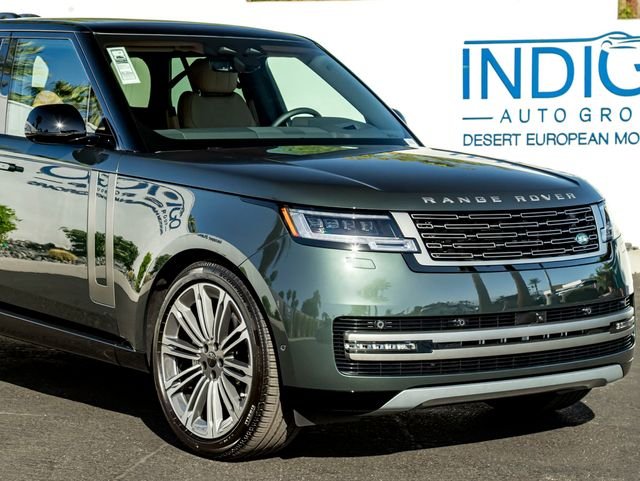 New 2026 Belgravia Green Land Rover SE image 5