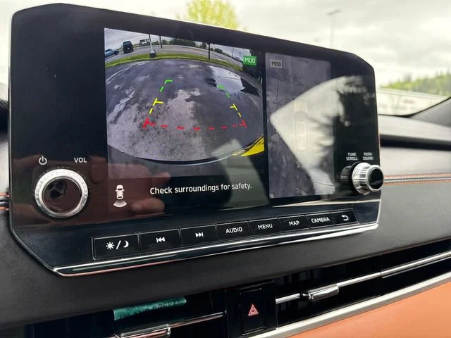 Used 2022  Mitsubishi SEL image 28