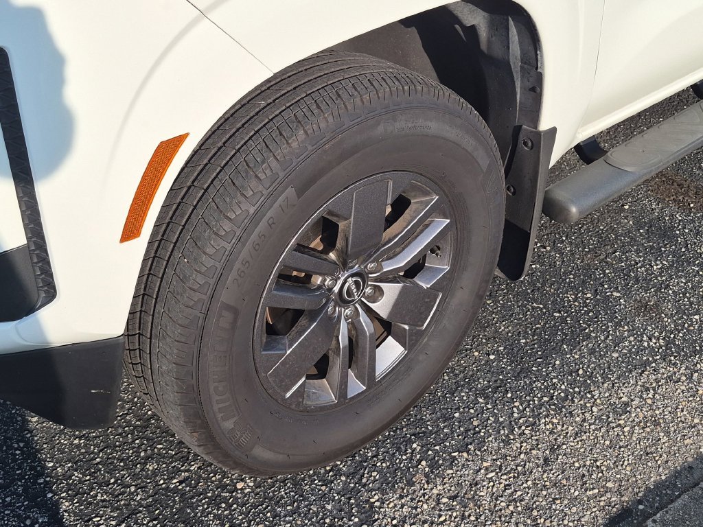 Used 2025 White Nissan SV image 7