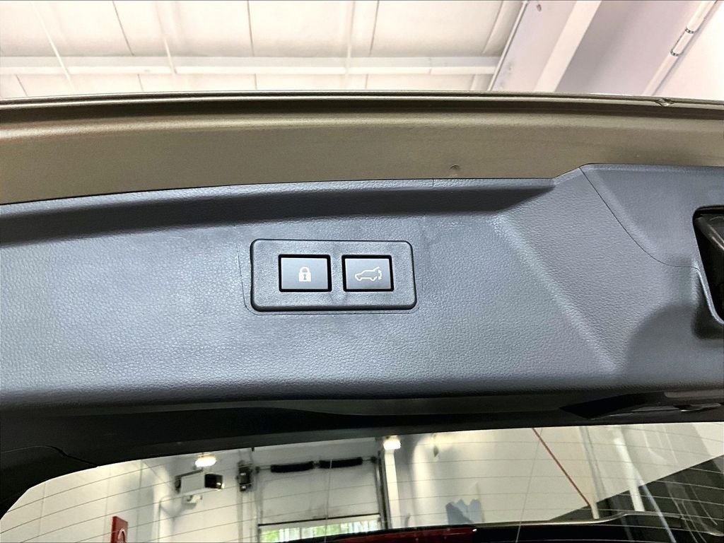 Used 2025 Autumn Green Metallic Subaru Limited image 24