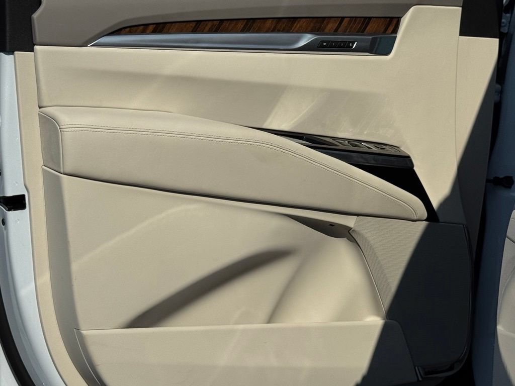 New 2026 Vibrant White Tricoat Cadillac Platinum Luxury image 17