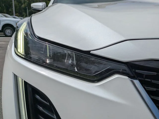 Certified Used 2020 Crystal White Tri-Coat Cadillac Premium Luxury image 10