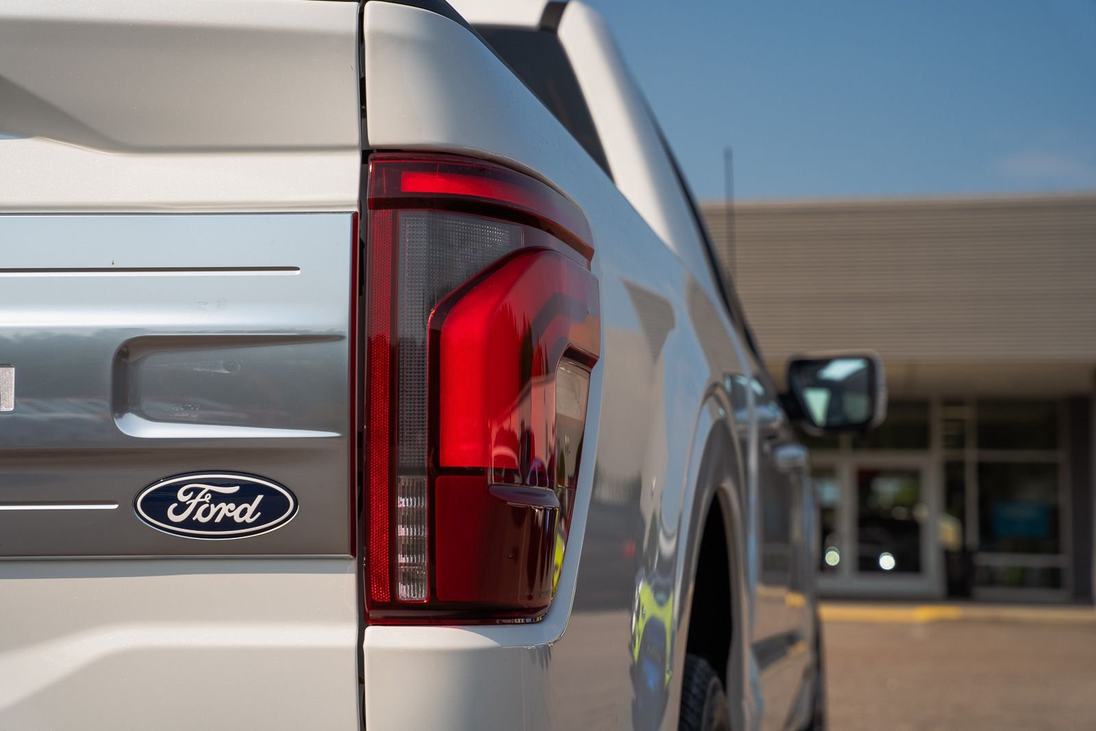 New 2026 Star White Metallic Tri-Coat Ford Platinum® image 15