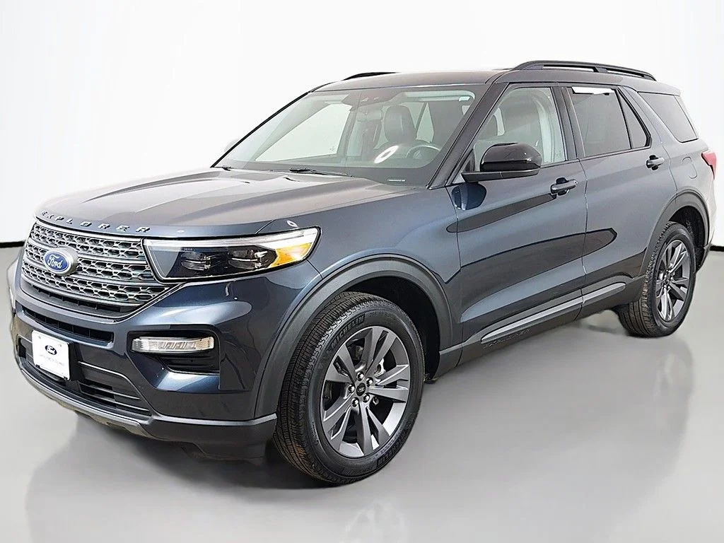 Used 2023 Blue Metallic Ford XLT image 12