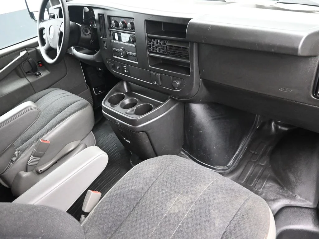 Used 2024 White GMC Work Van image 10