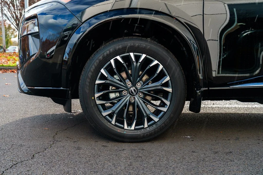 New 2026 Super Black Nissan Platinum image 7