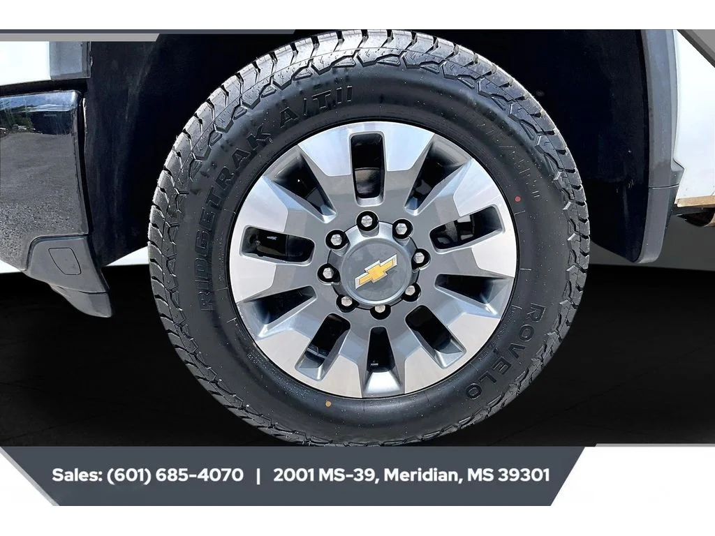 Used 2024 Summit White Chevrolet Custom image 7