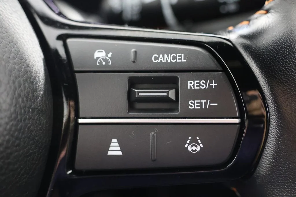 Used 2025 Platinum White Pearl Honda Sport image 12