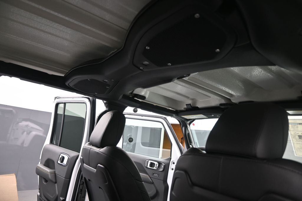 New 2026 Bright White Clearcoat Jeep Texas Trail image 27