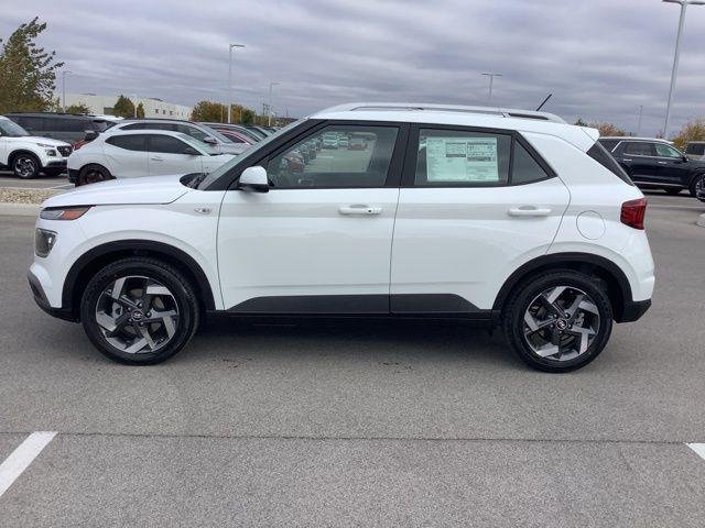 2026 Hyundai Venue SEL w/ 2-Tone Roof IVT's photo