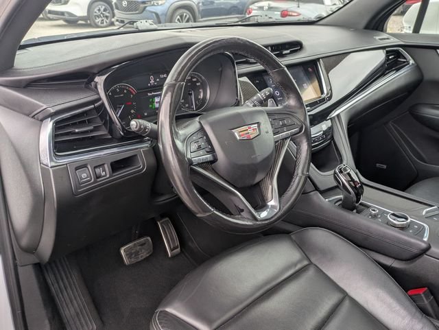 Used 2020 White Cadillac Sport image 33