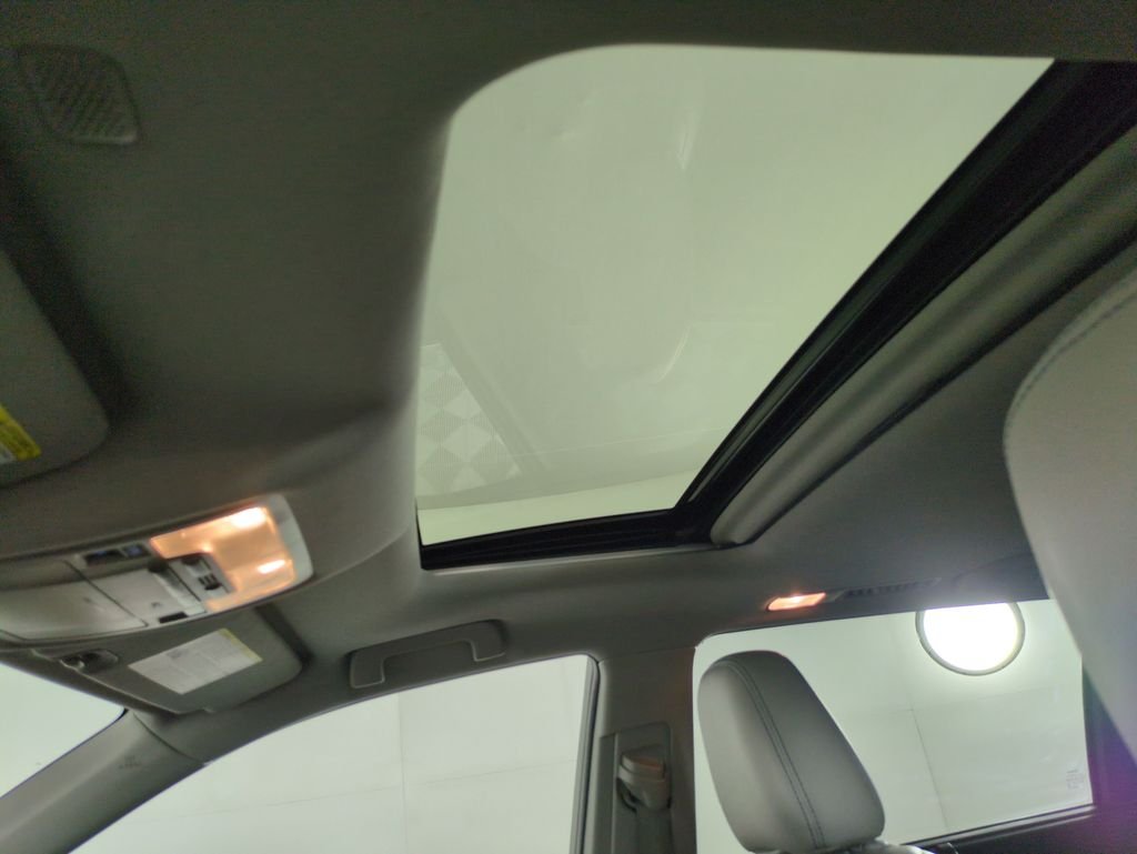 Used 2019 Blizzard Pearl Toyota Limited image 24