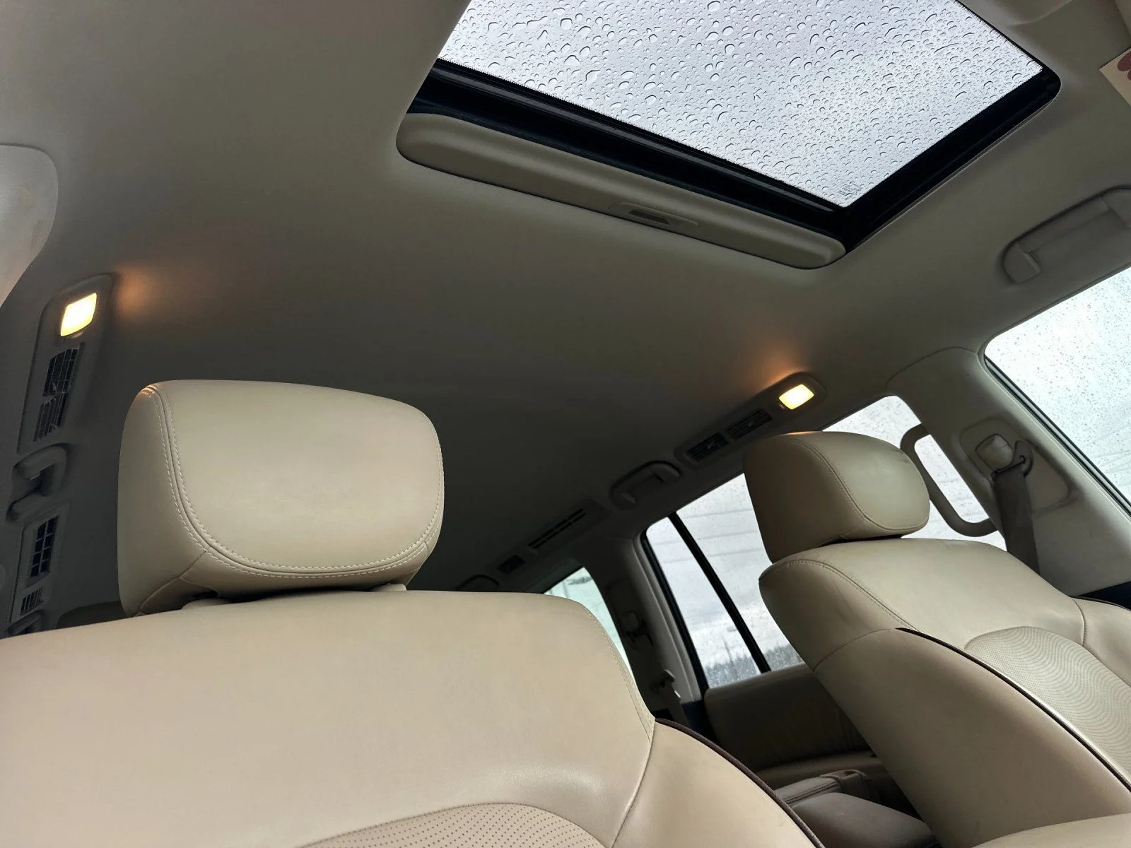 Used 2017 Pearl White Nissan Platinum image 17