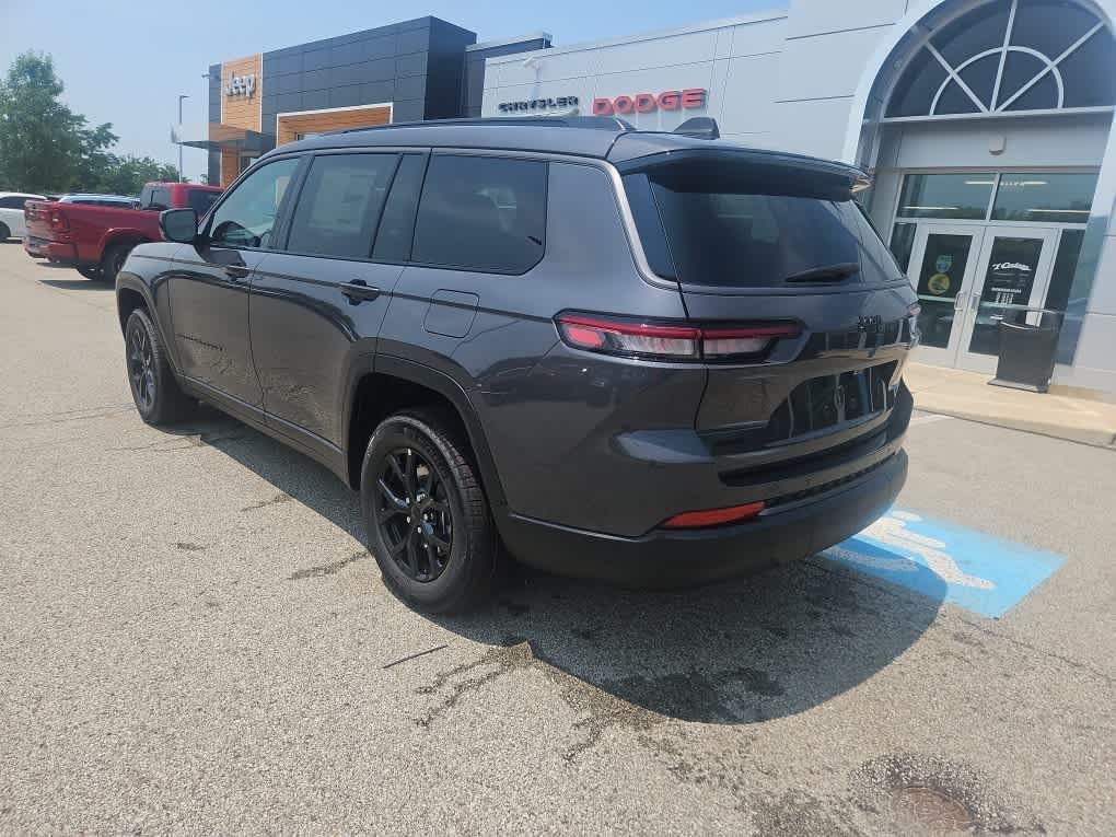 New 2026 Baltic Gray Metallic Clearcoat Jeep Laredo Altitude image 14