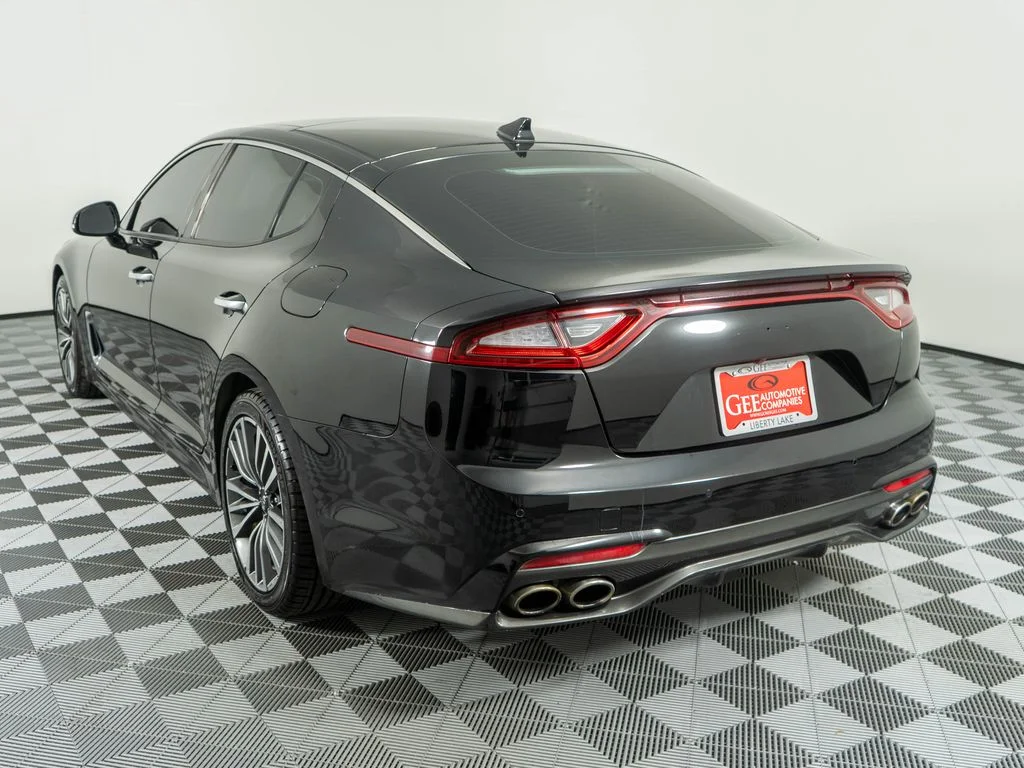 Used 2018 Black Kia Premium image 4