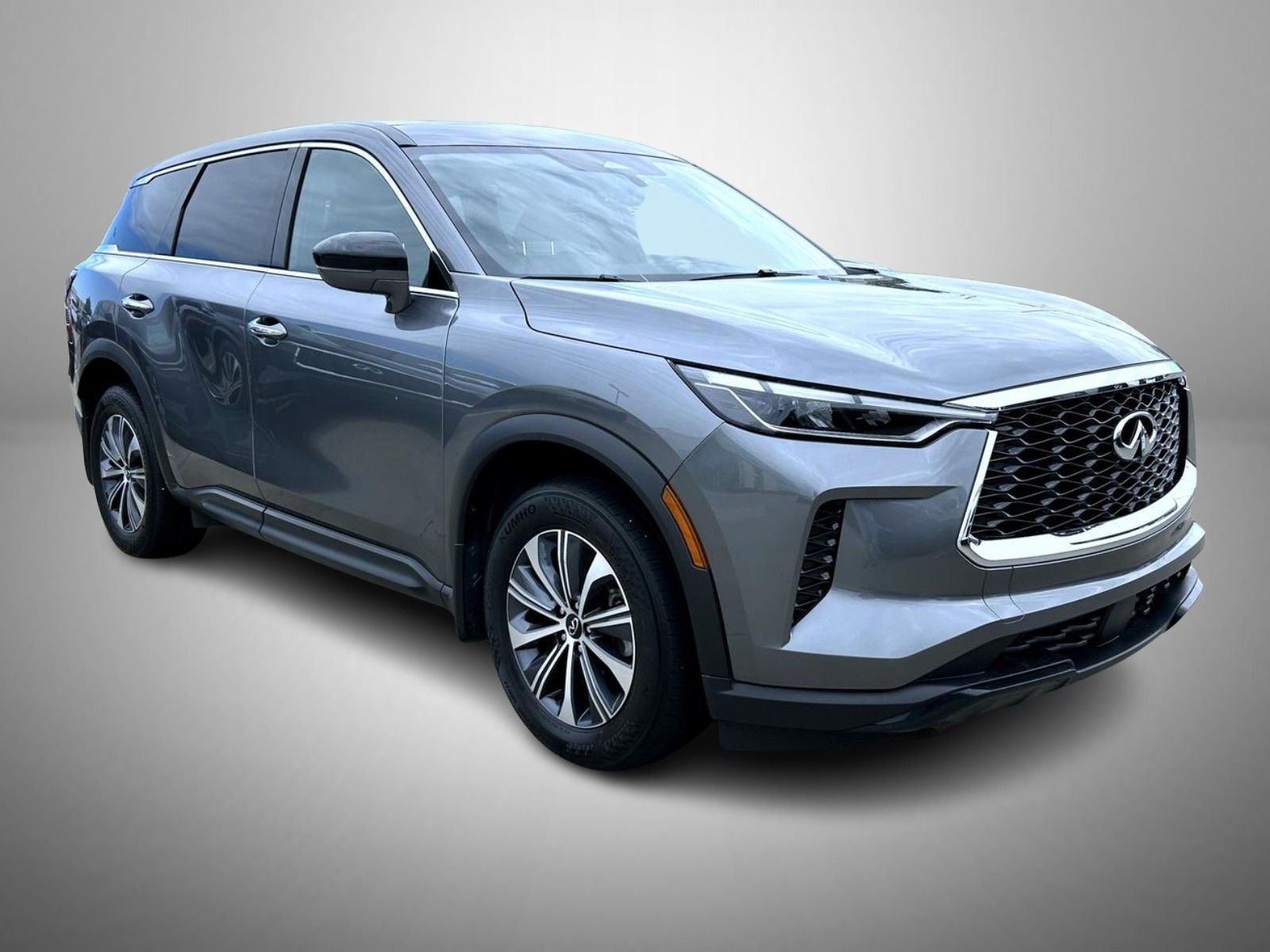 Certified Used 2025 Gray INFINITI PURE image 3