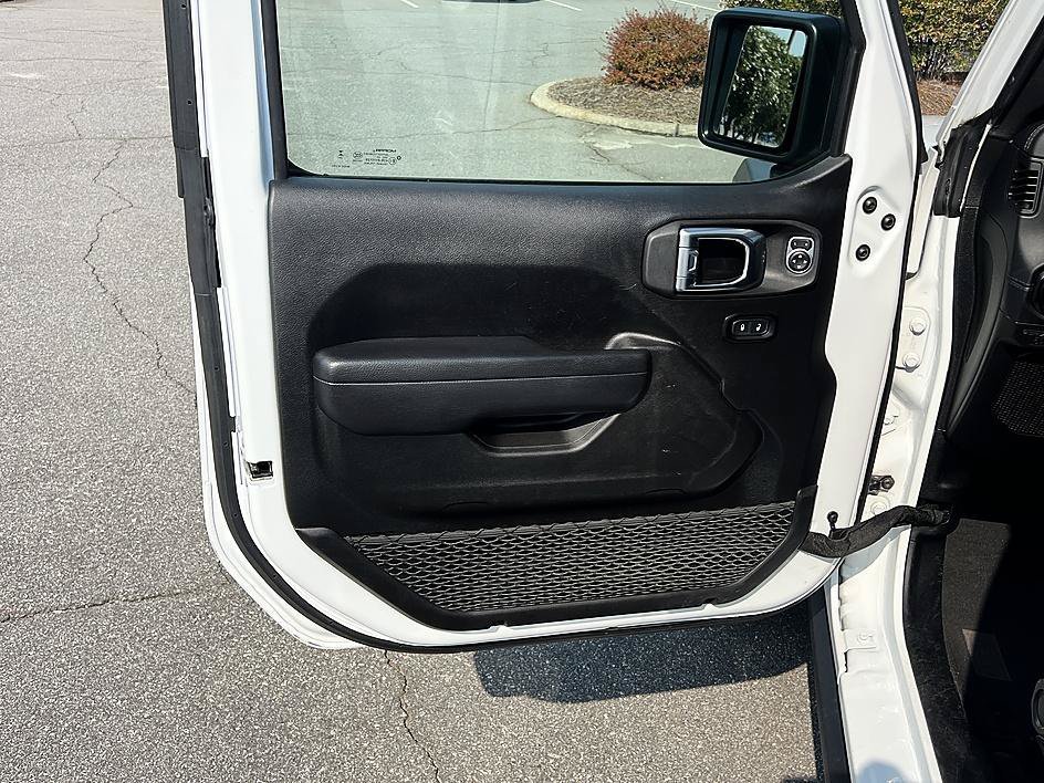 Used 2025 Bright White Clearcoat Jeep Rubicon image 19