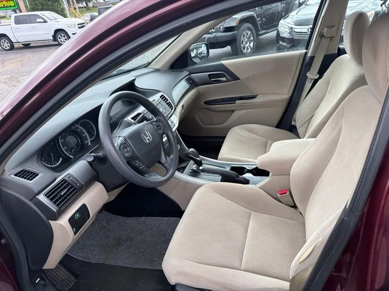Used 2013 Red Honda LX image 10