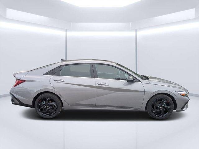 New 2026 Silver Hyundai SEL Sport image 2