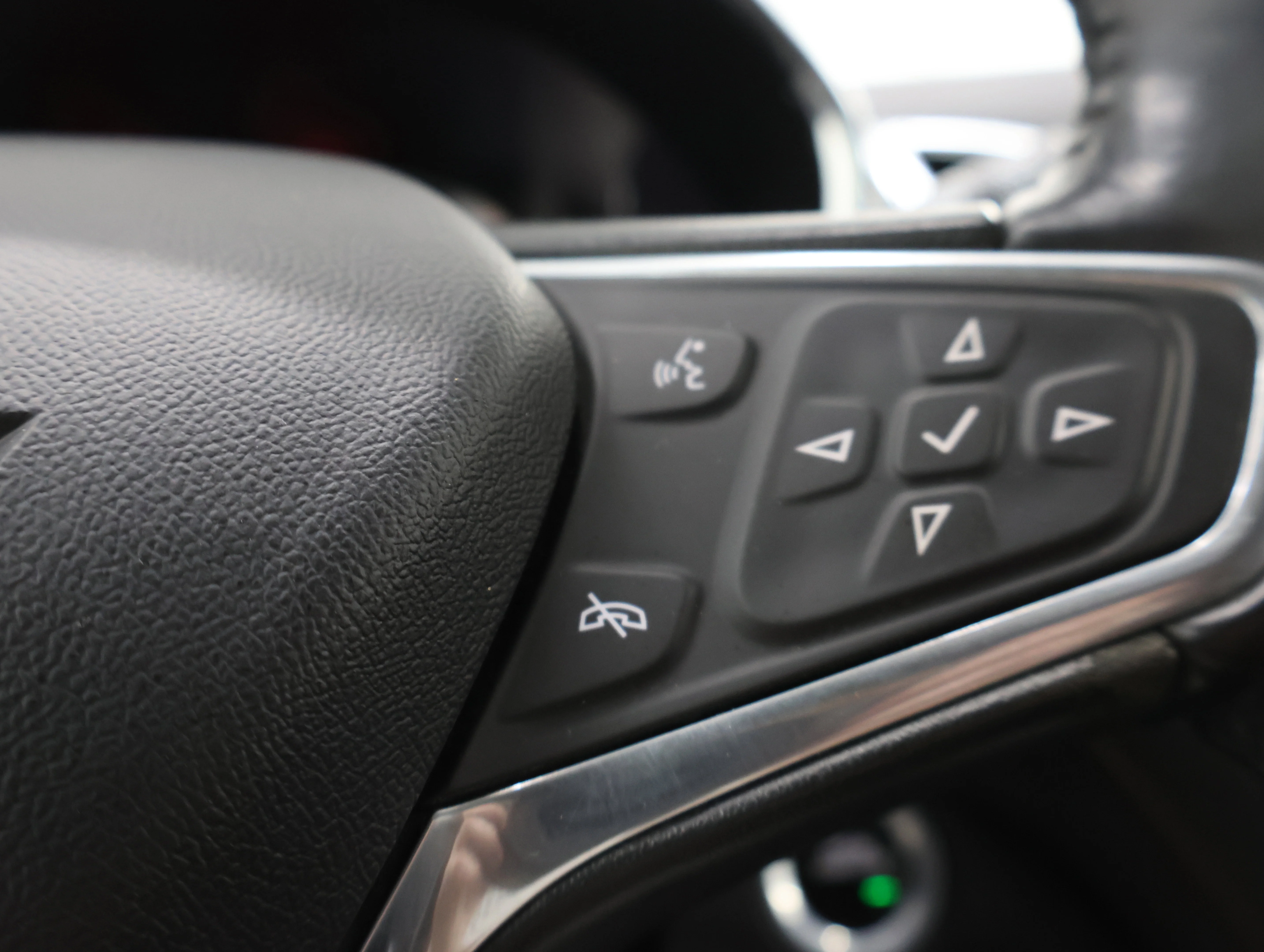 Used 2018 Sandy Ridge Metallic Chevrolet Premier image 14