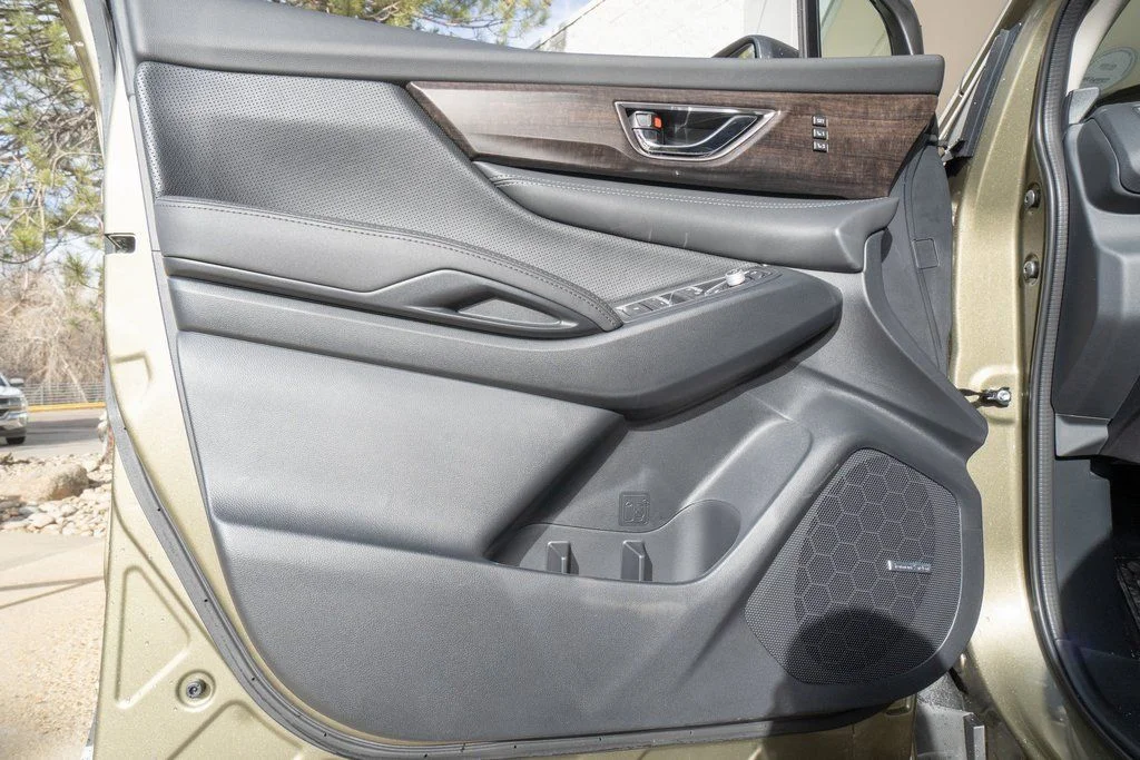 New 2026 AUTUMN GREEN METALLIC Subaru Touring 7-Passenger image 7