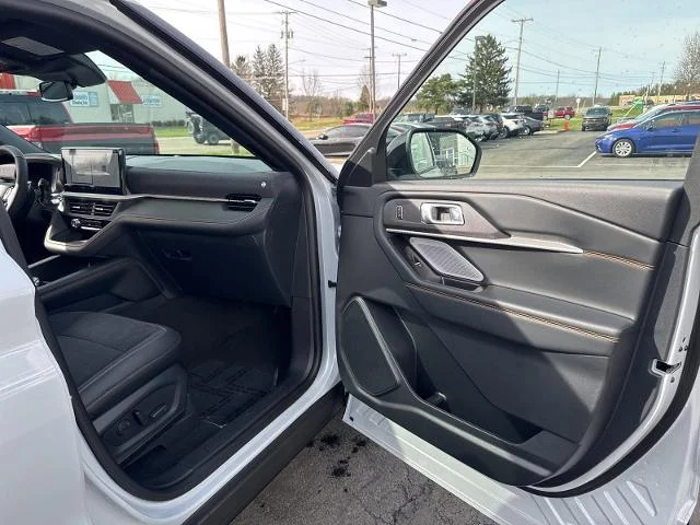 New 2026 Space White Metallic Ford Tremor® image 79
