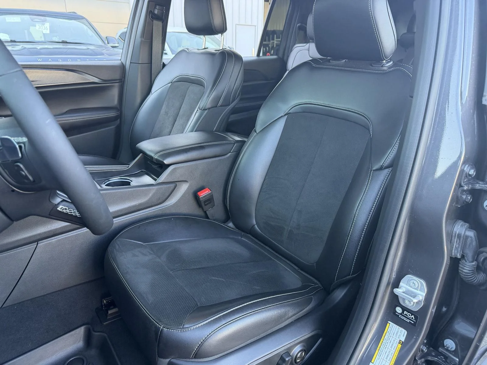 Used 2025 Baltic Gray Metallic Clearcoat Jeep Altitude X image 19