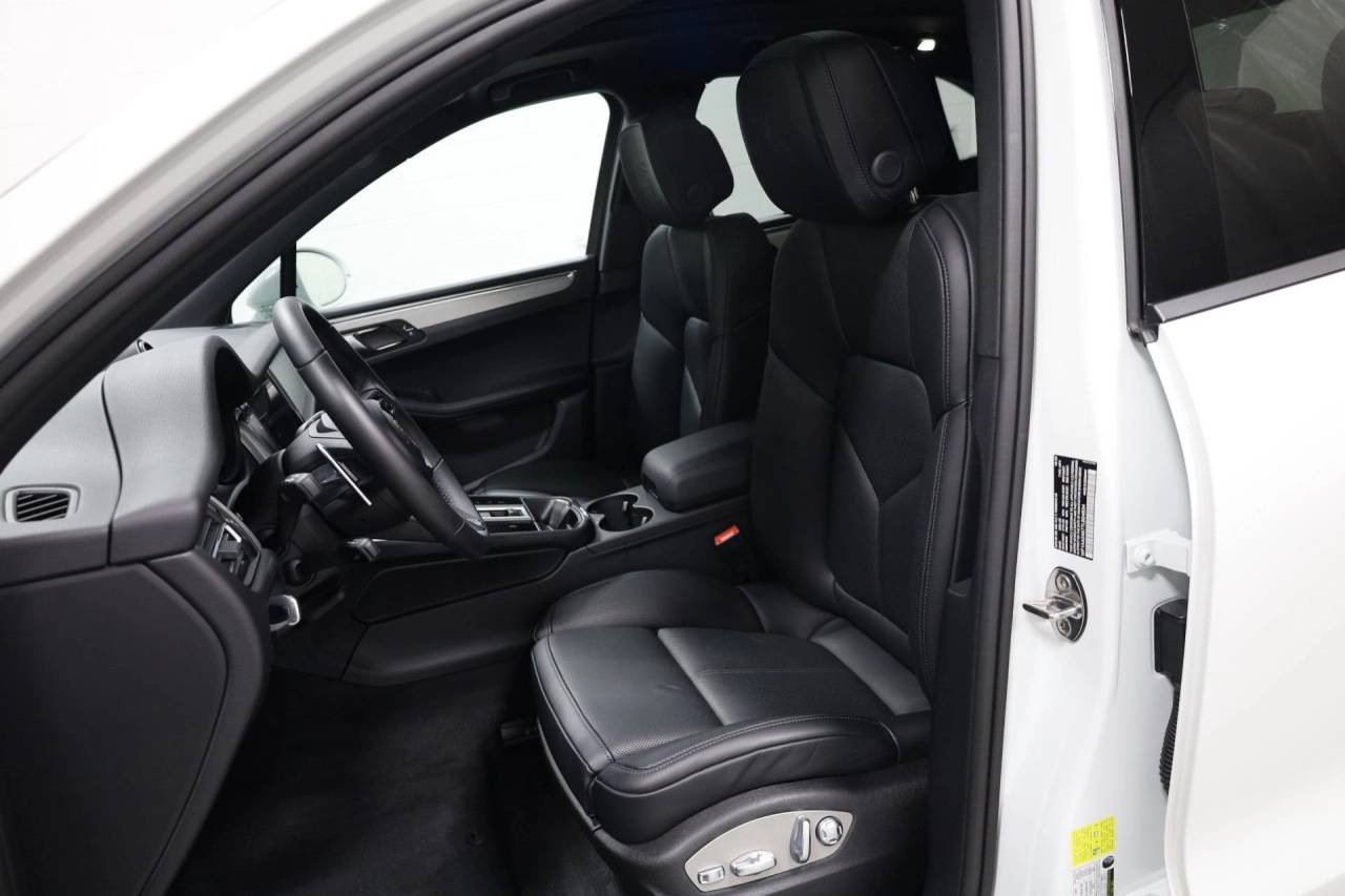Certified Used 2026 White Porsche  image 5