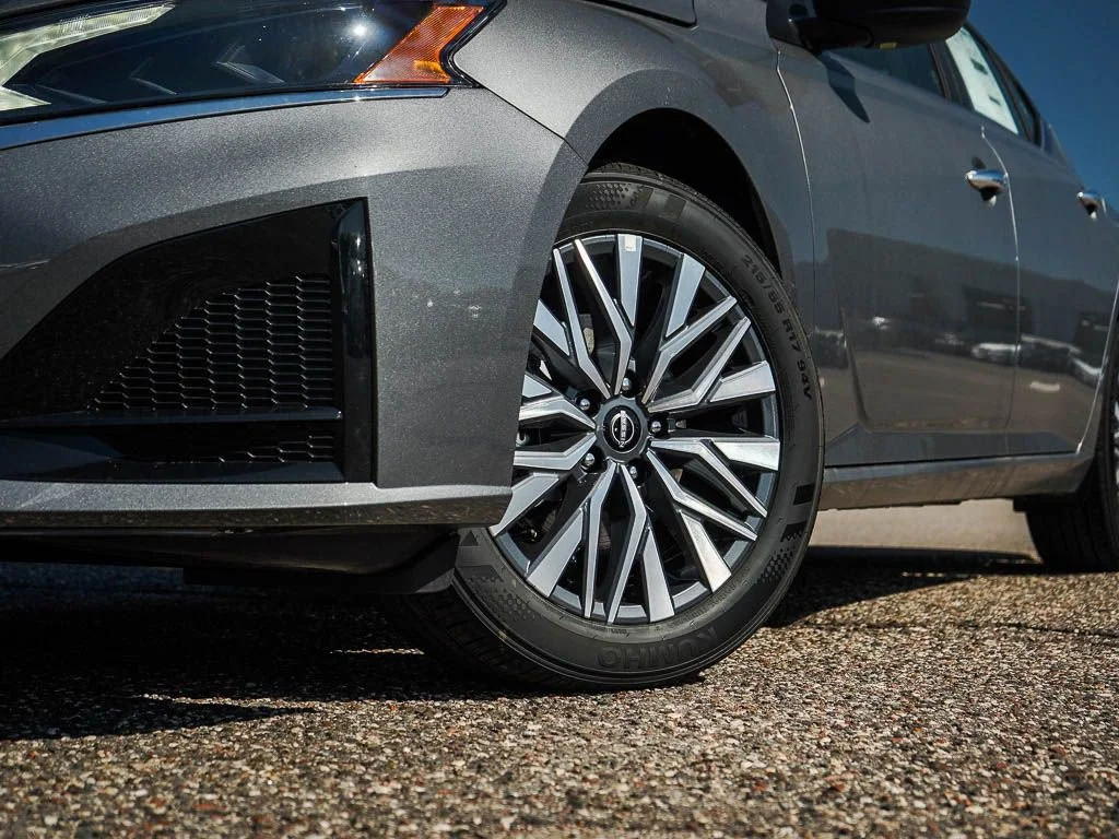New 2026 Gun Metallic Nissan 2.5 SV image 6