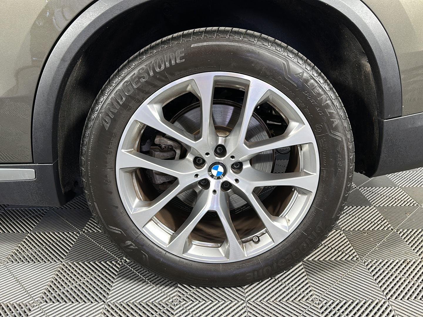 Used 2024 Manhattan Green Metallic BMW xDrive40i image 8