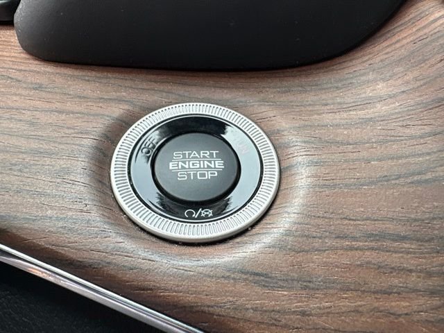 Used 2023 Black Jeep Summit image 19