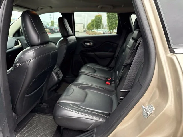 Used 2014 Cashmere Pearlcoat Jeep Limited image 12