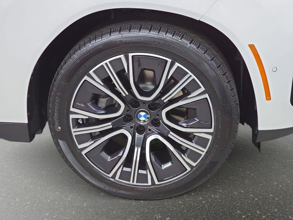 New 2026 Mineral White Metallic BMW 30 xDrive image 32